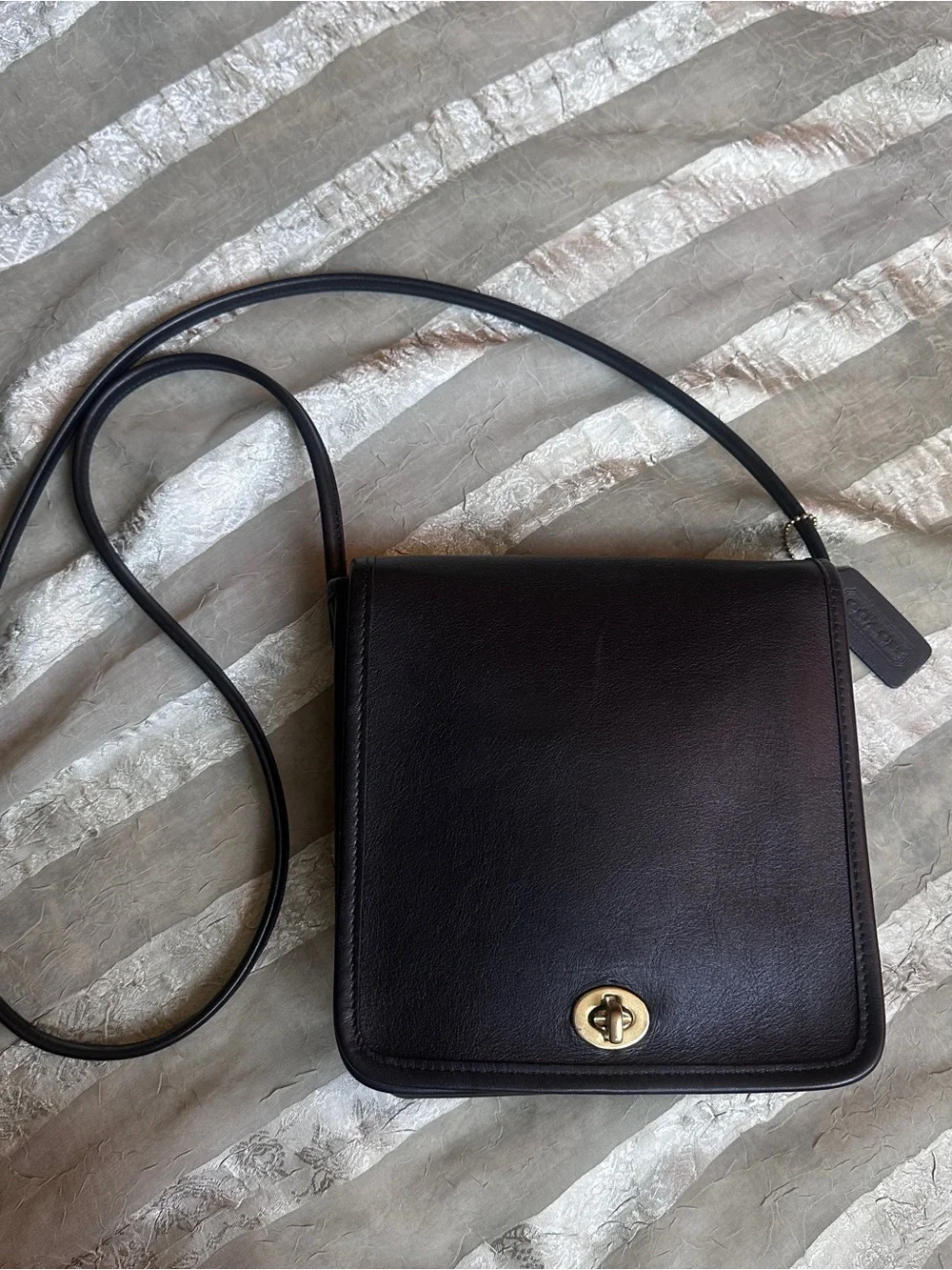 90s Vintage Classic Black Leather Coach Crossbody Bag with Turn-Lock Closure